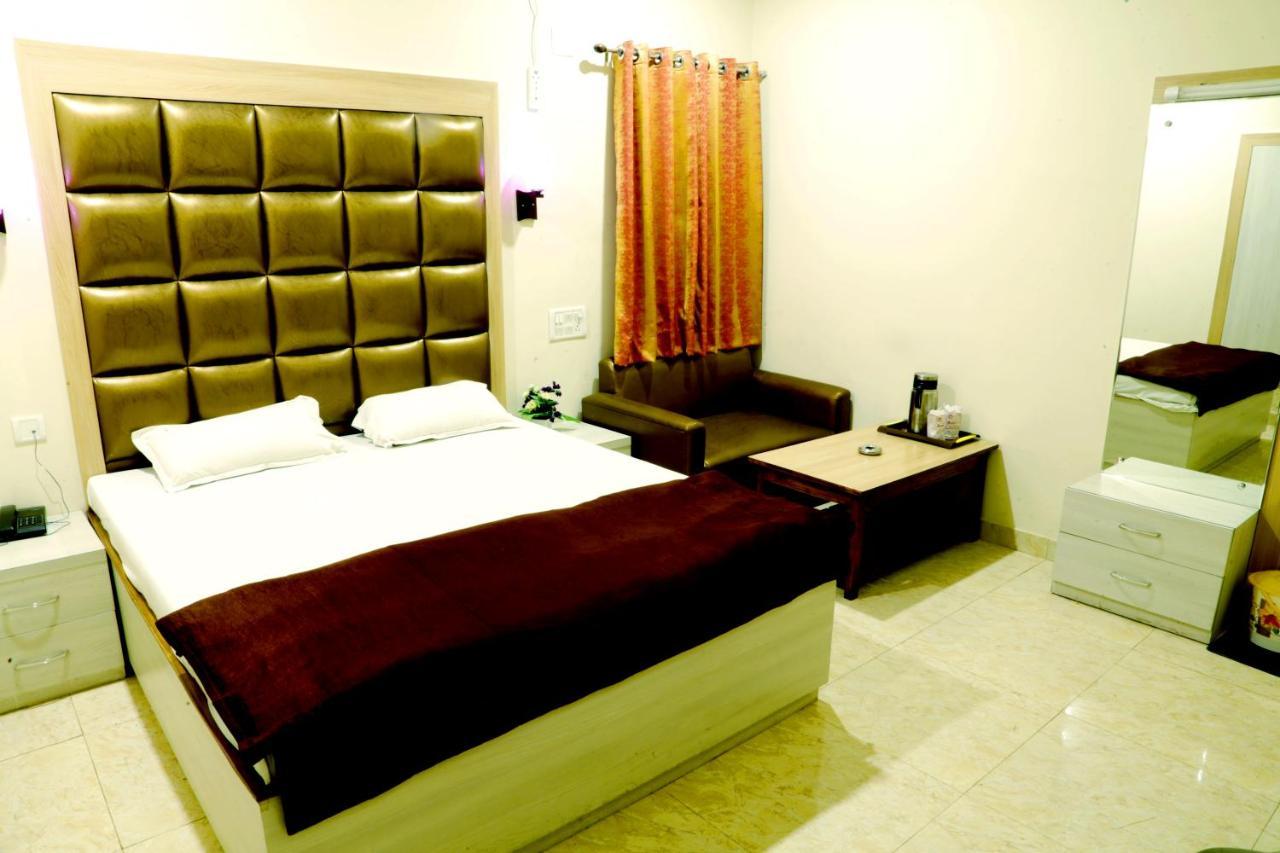 Hotel Prayag Prayagraj Bagian luar foto