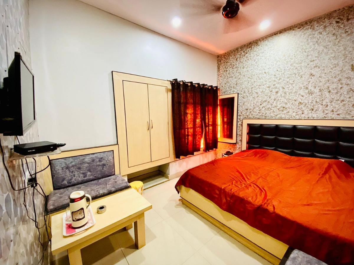 Hotel Prayag Prayagraj Bagian luar foto
