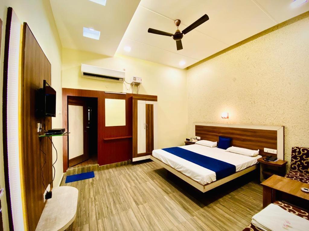 Hotel Prayag Prayagraj Bagian luar foto